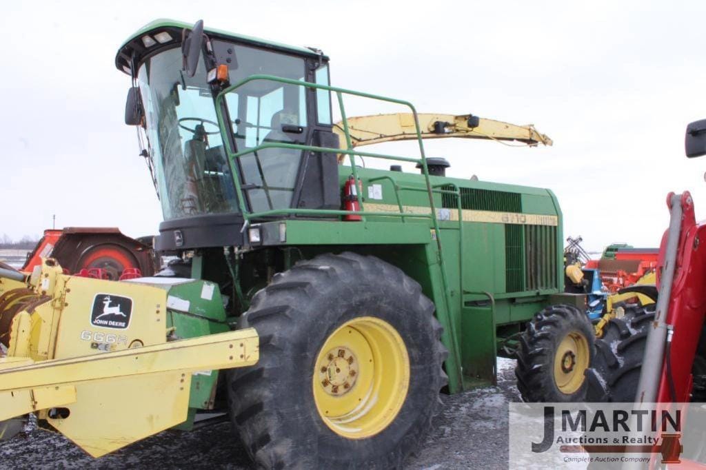 John Deere 6710 Equipment Image0
