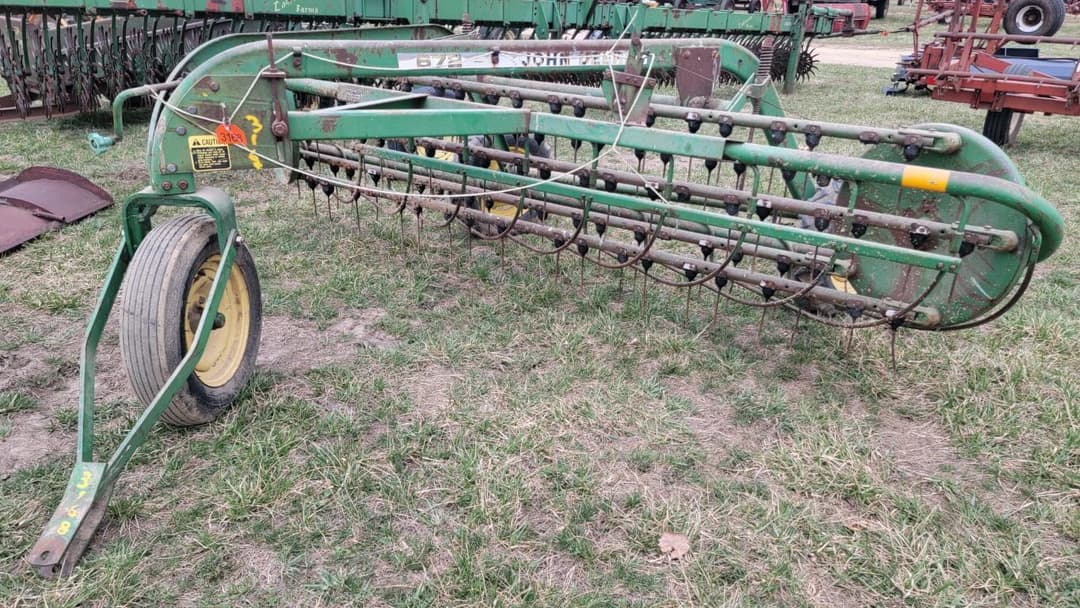 Image of John Deere 672 Image 0