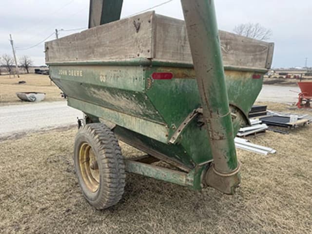 Image of John Deere 68 equipment image 1