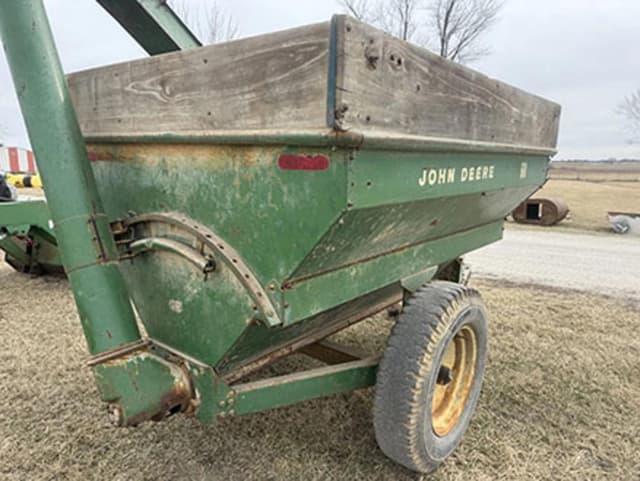 Image of John Deere 68 equipment image 3