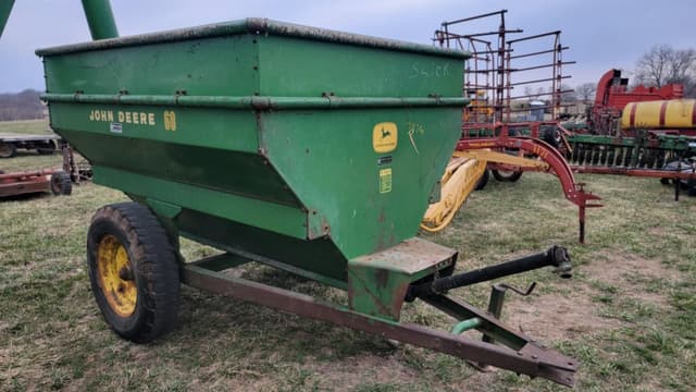 Image of John Deere 68 equipment image 4