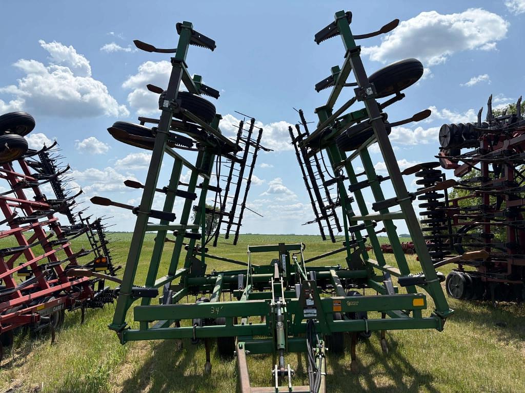 Image of John Deere 680 Image 0