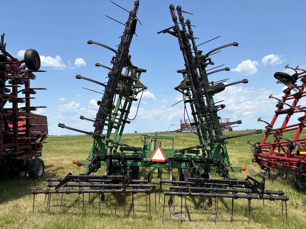 Image of John Deere 680 Image 1