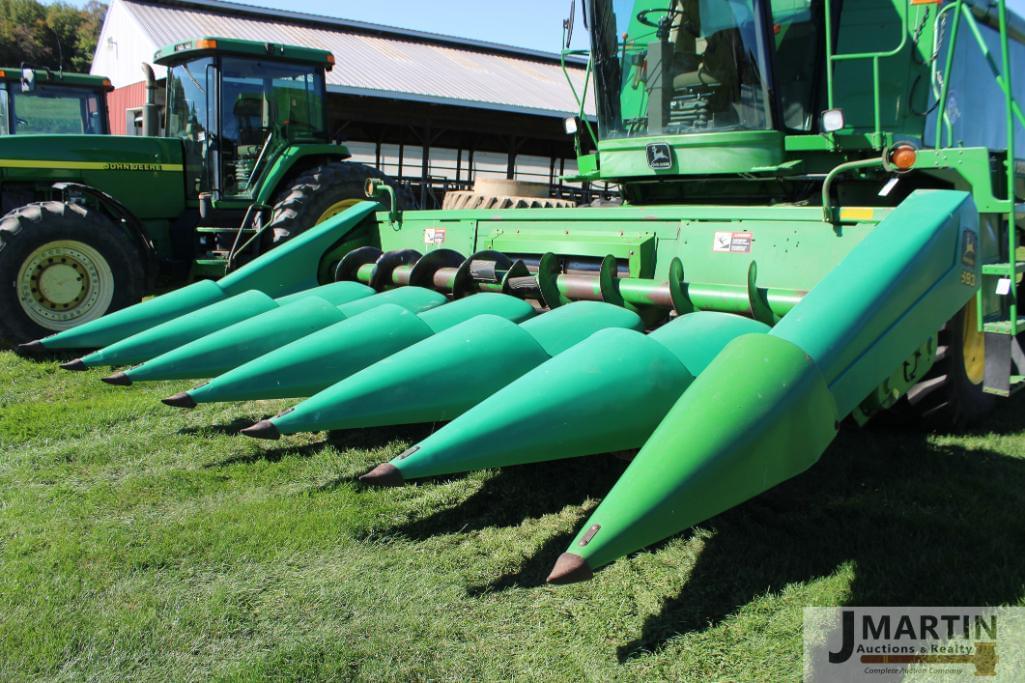 Image of John Deere 693 Primary image