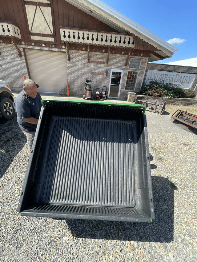 Image of John Deere Gator 6x4 equipment image 3