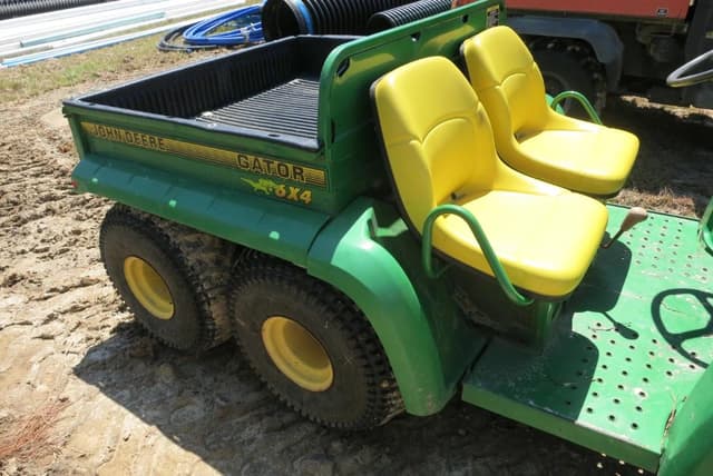 Image of John Deere Gator 6x4 equipment image 3