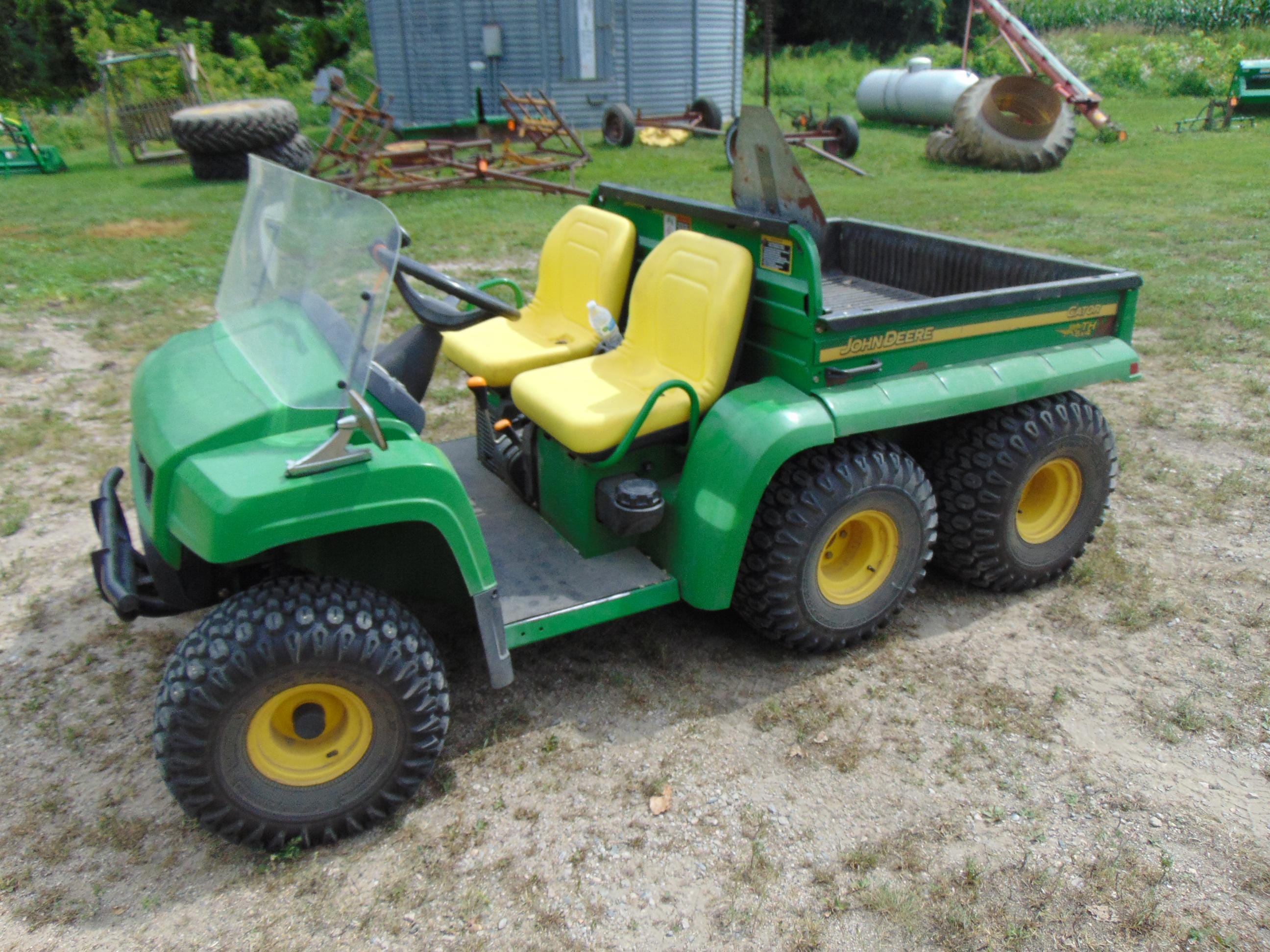 Main image John Deere Gator 6x4