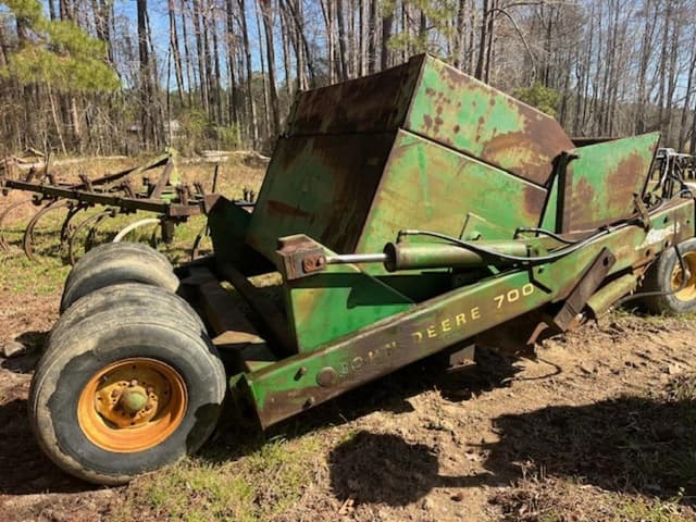 Image of John Deere 700 equipment image 3