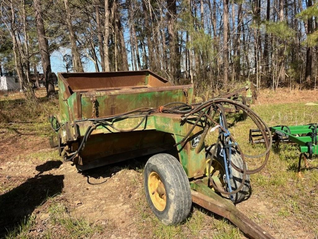 John Deere 700 Equipment Image0