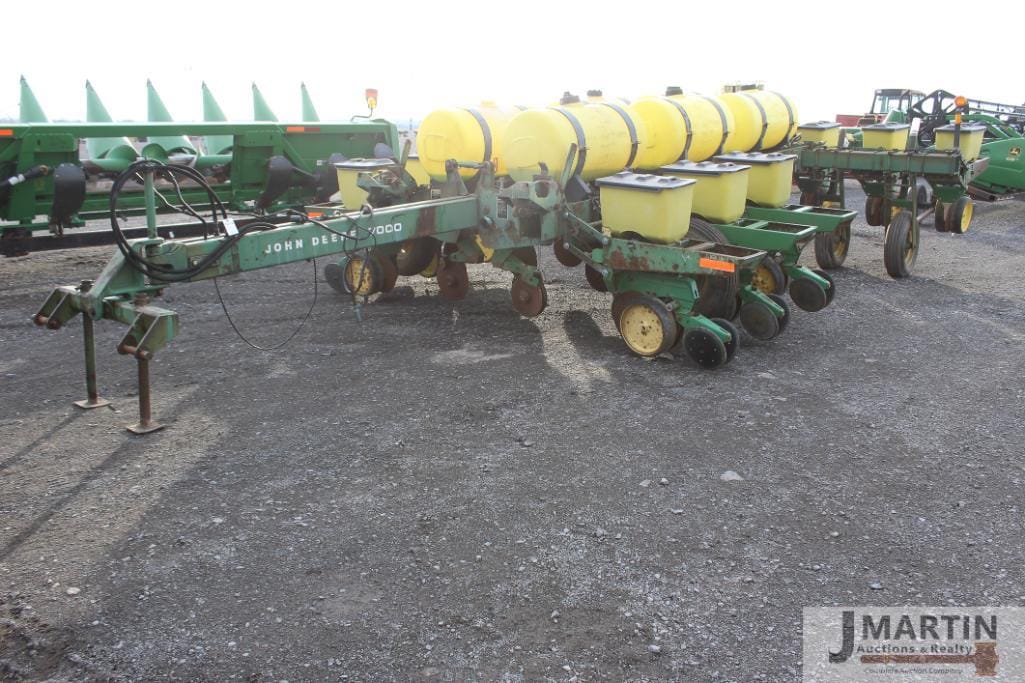 Main image John Deere 7000
