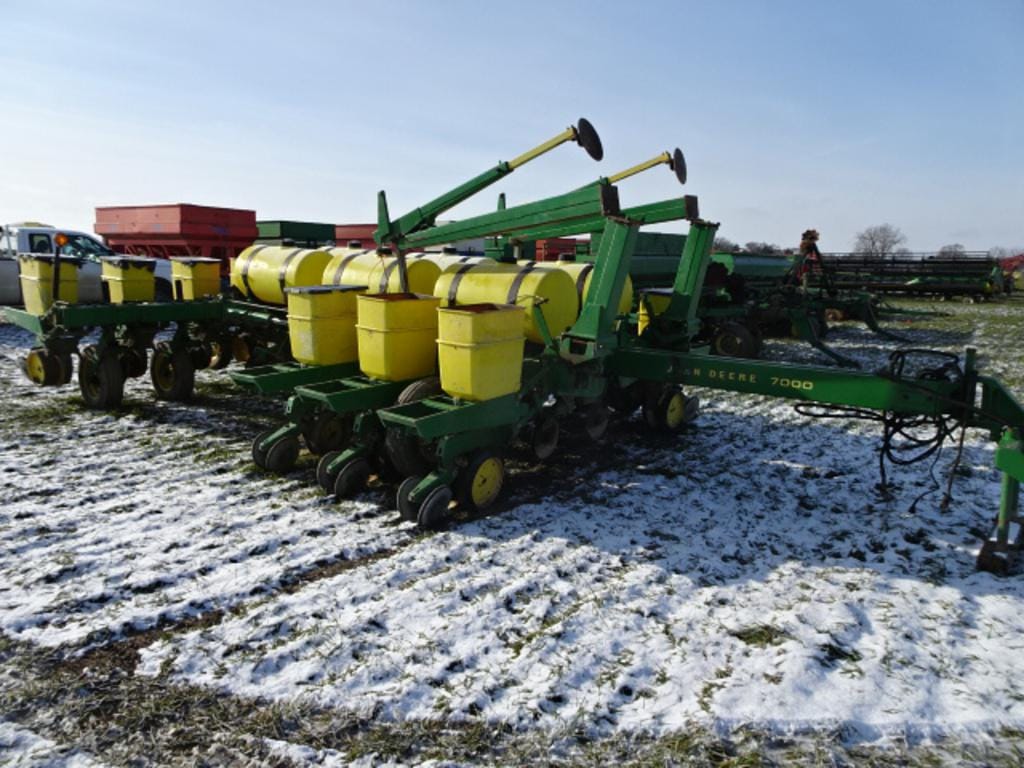 Main image John Deere 7000