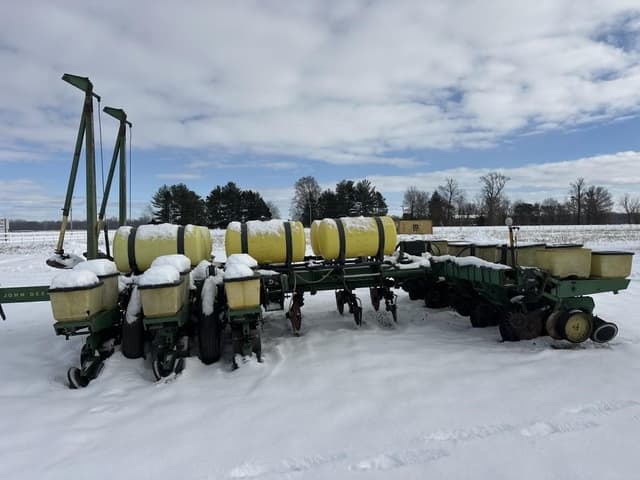 Image of John Deere 7000 equipment image 3