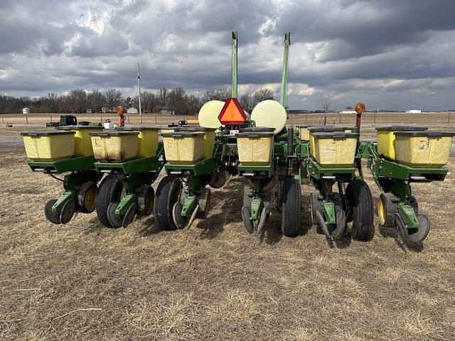 Image of John Deere 7000 equipment image 2