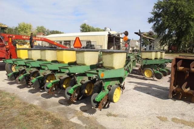 Image of John Deere 7000 equipment image 4