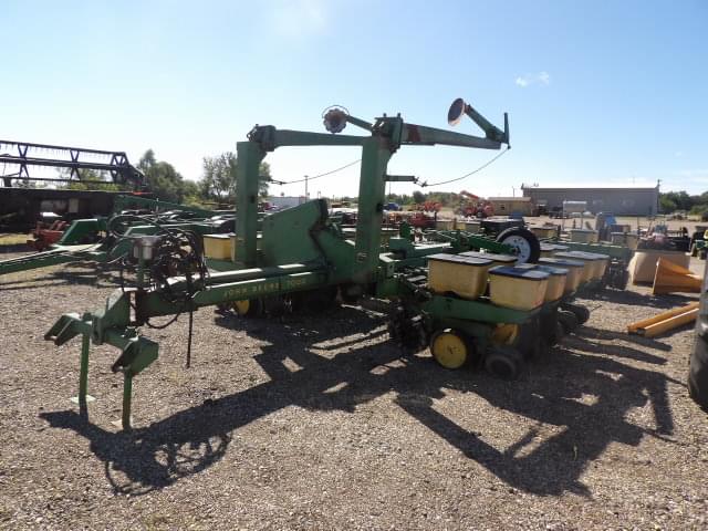 Image of John Deere 7000 Image 1