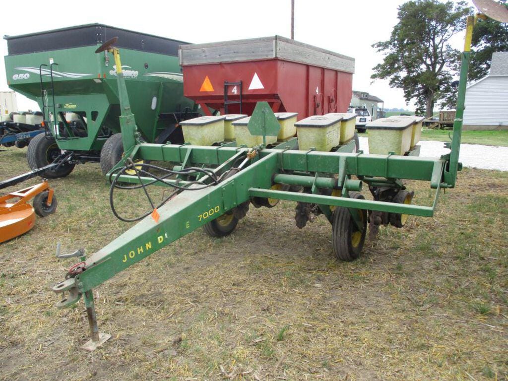 Main image John Deere 7000