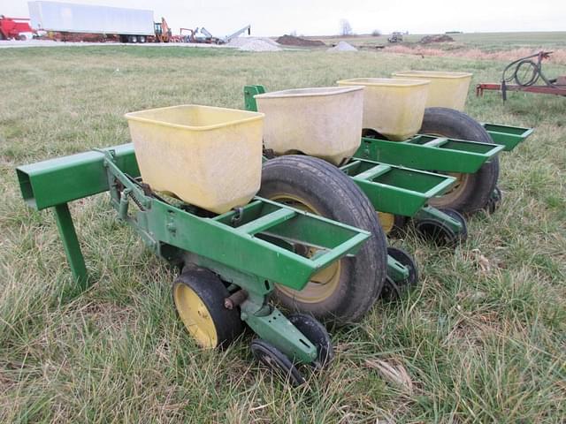 Image of John Deere 7000 equipment image 2