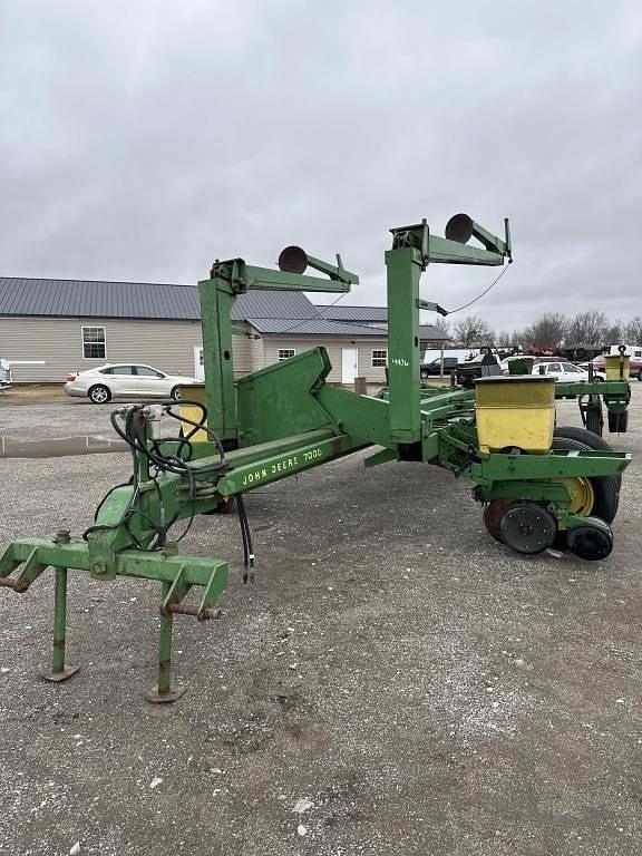 Image of John Deere 7000 equipment image 3