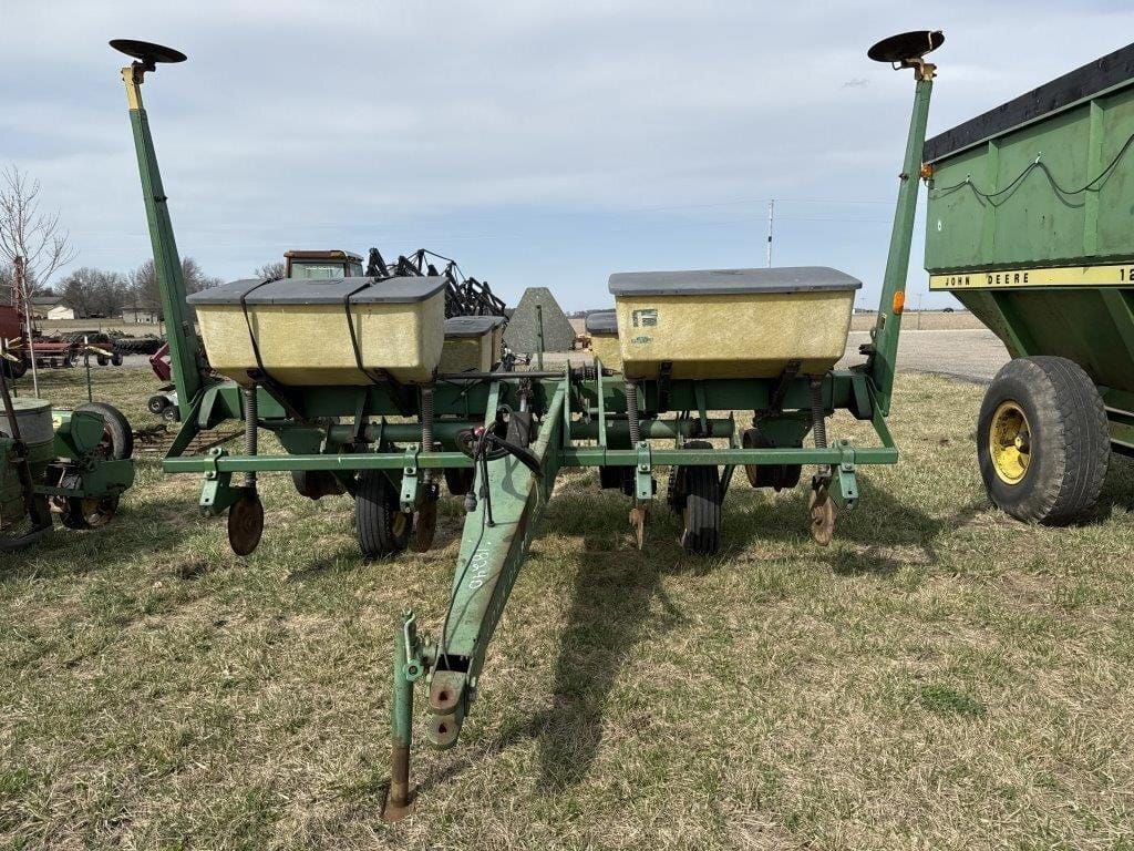 Main image John Deere 7000