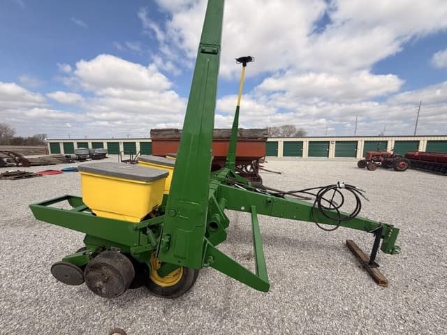 Image of John Deere 7000 equipment image 3