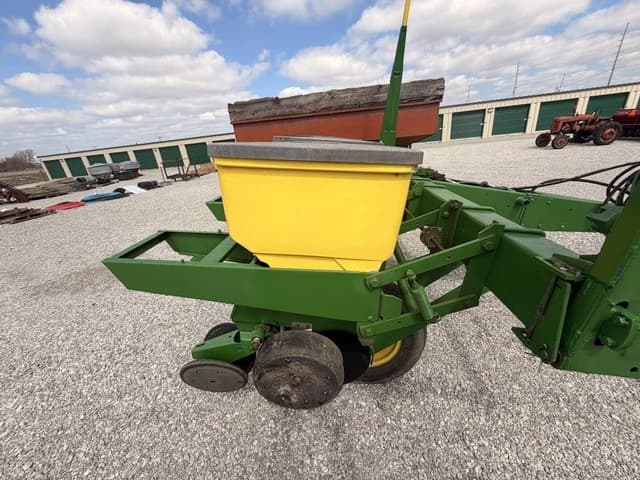 Image of John Deere 7000 equipment image 4