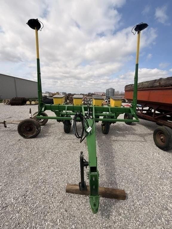 John Deere 7000 Equipment Image0