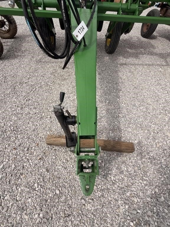 Image of John Deere 7000 equipment image 1