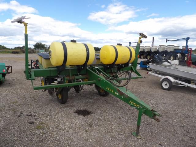 Image of John Deere 7000 Image 0