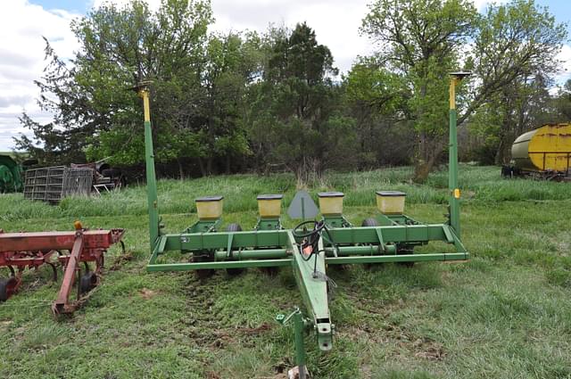 Image of John Deere 7000 equipment image 1