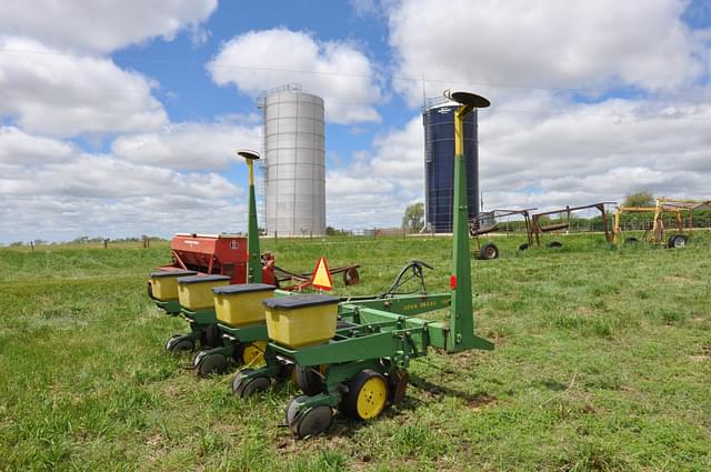 Image of John Deere 7000 equipment image 4