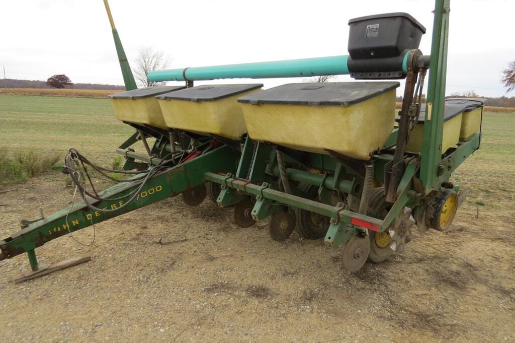 Main image John Deere 7000