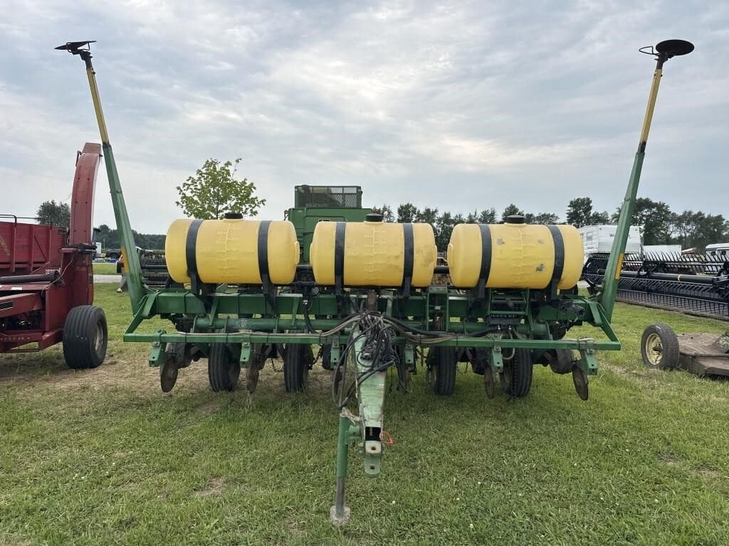 Image of John Deere 7000 Primary image