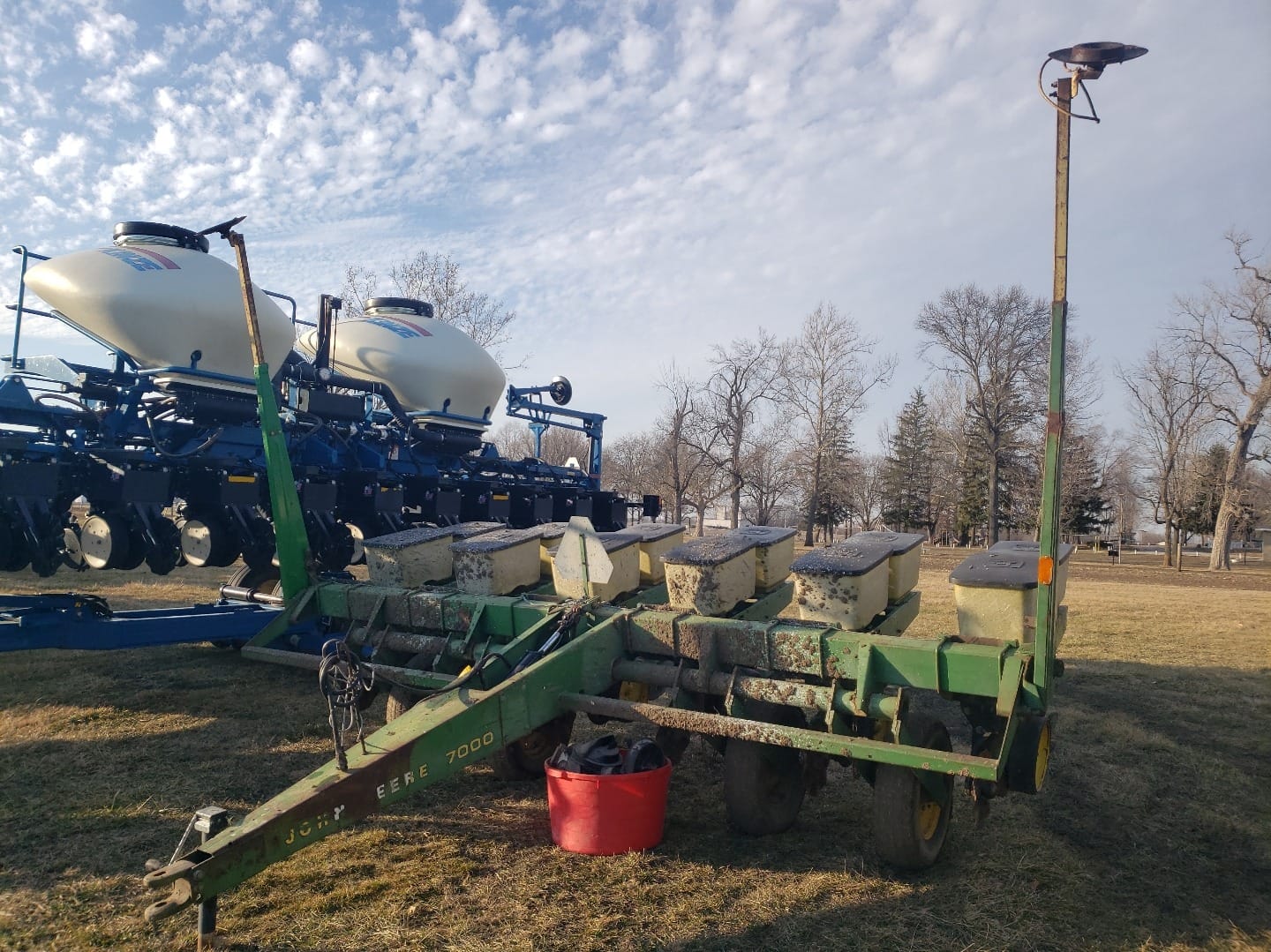 Main image John Deere 7000