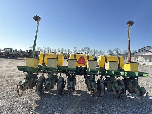 Image of John Deere 7000 equipment image 3