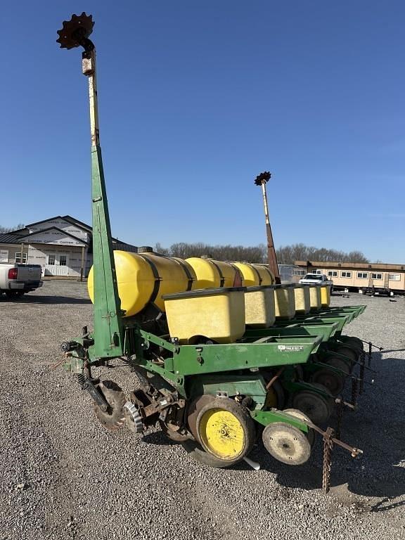 Image of John Deere 7000 equipment image 2