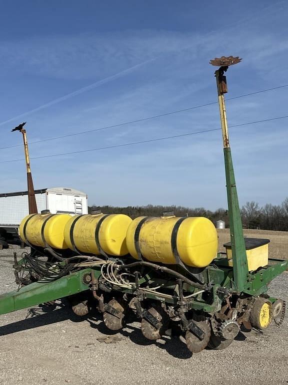 Image of John Deere 7000 equipment image 1