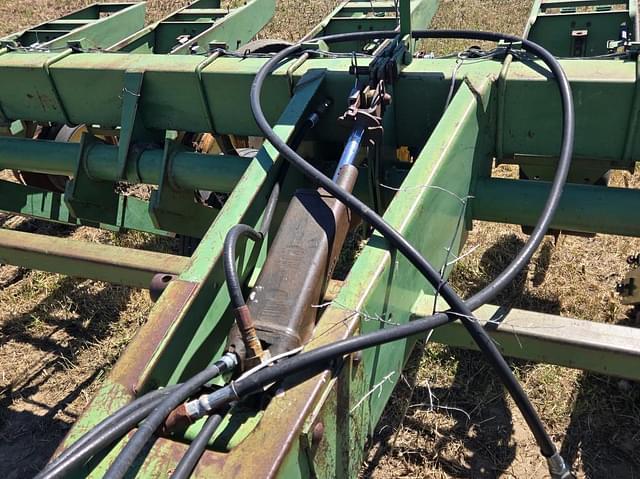 Image of John Deere 7000 equipment image 3