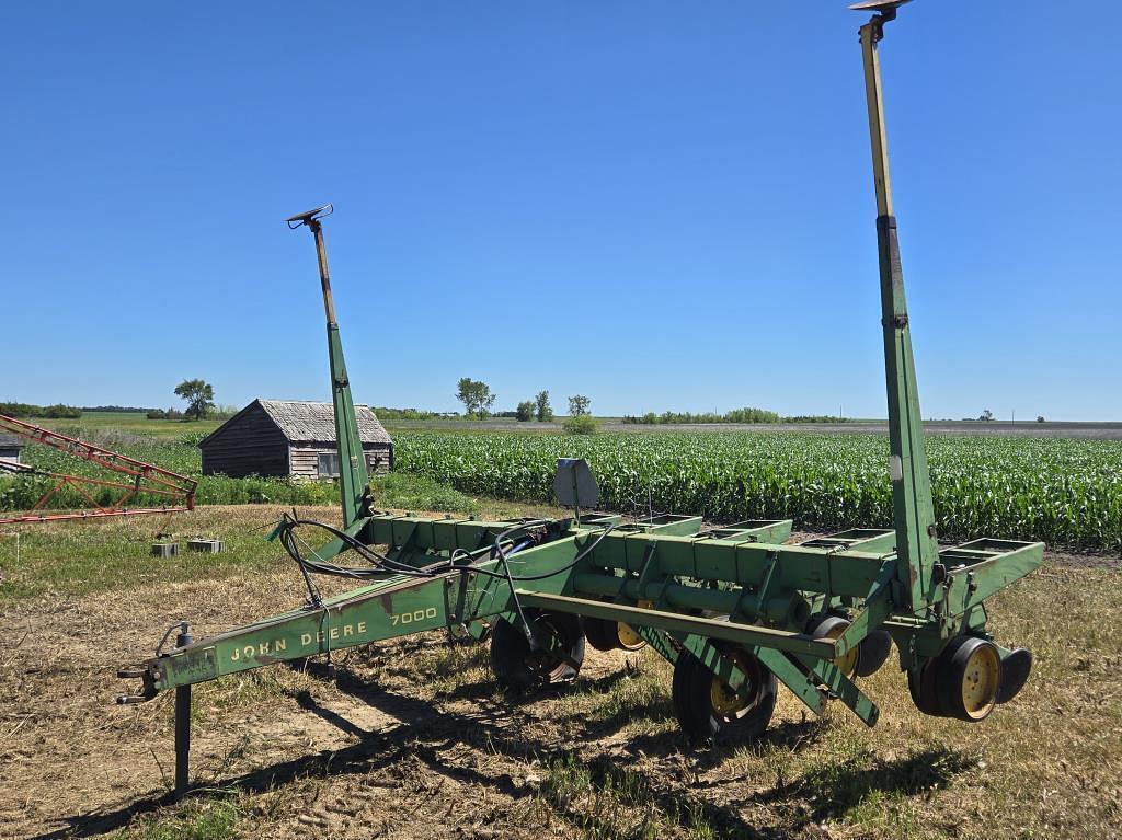 Image of John Deere 7000 Primary image