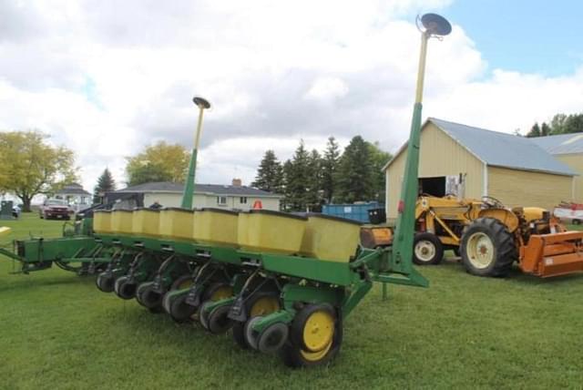 Image of John Deere 7000 equipment image 2