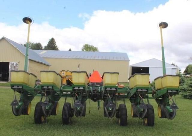 Image of John Deere 7000 equipment image 3