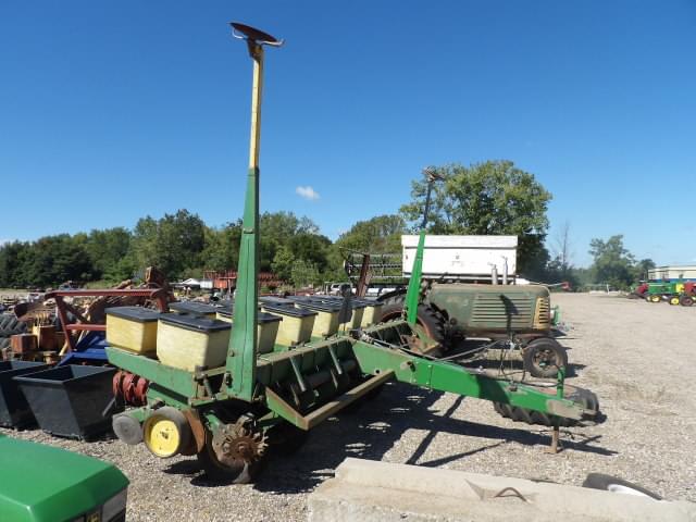 Image of John Deere 7000 equipment image 1