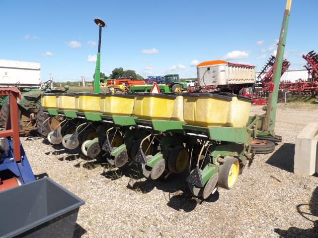 Image of John Deere 7000 equipment image 2