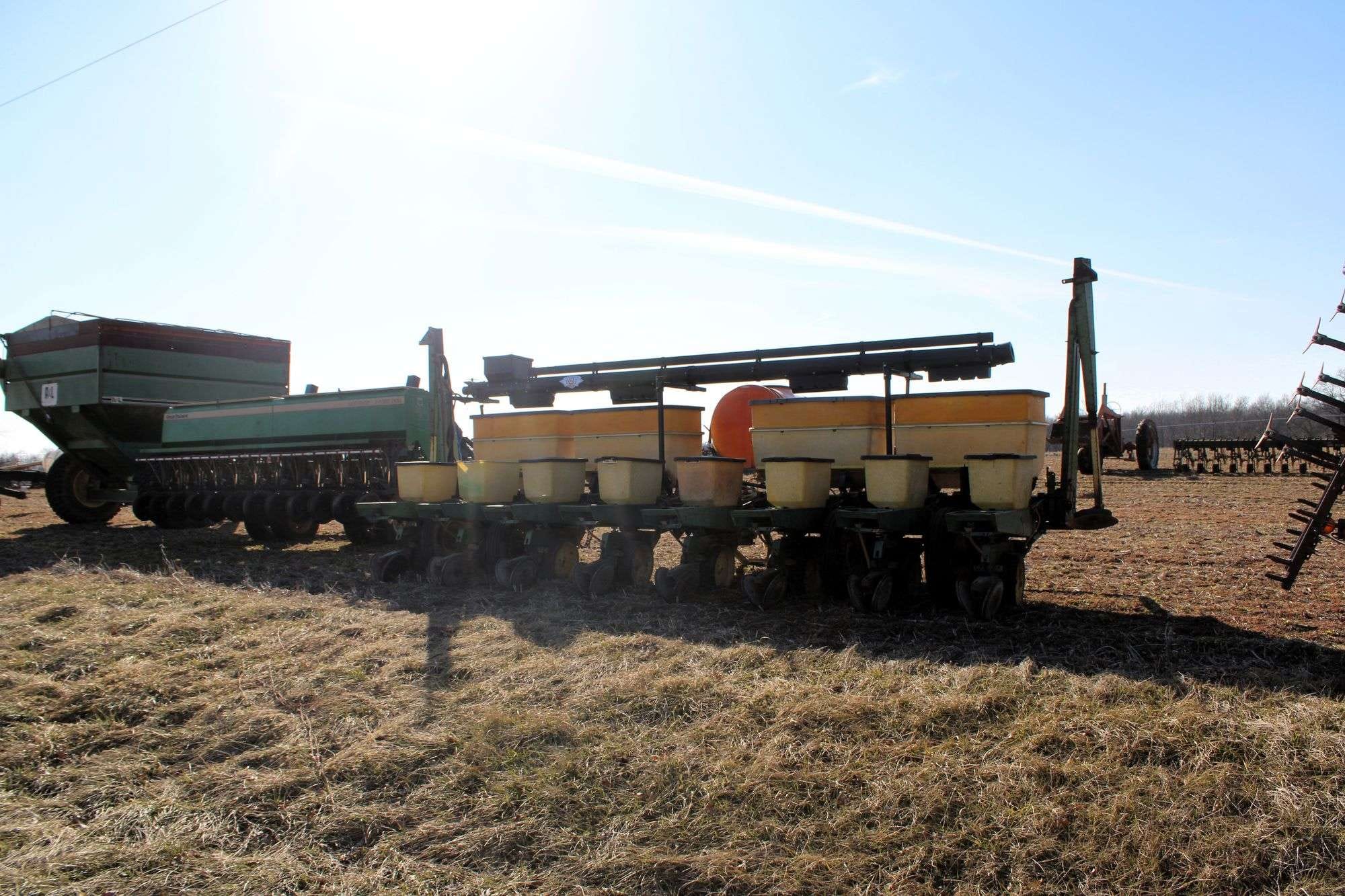 John Deere 7000 Equipment Image0