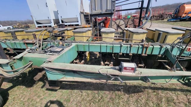 Image of John Deere 7000 equipment image 4