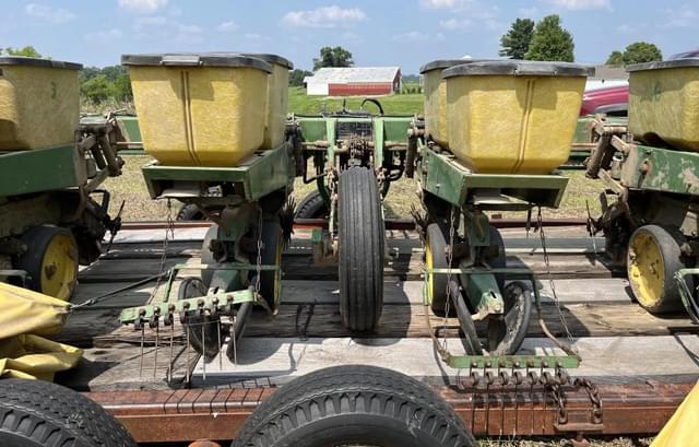 Image of John Deere 7000 equipment image 4