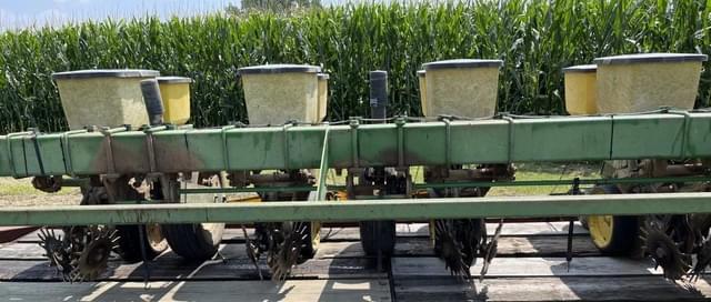 Image of John Deere 7000 equipment image 1