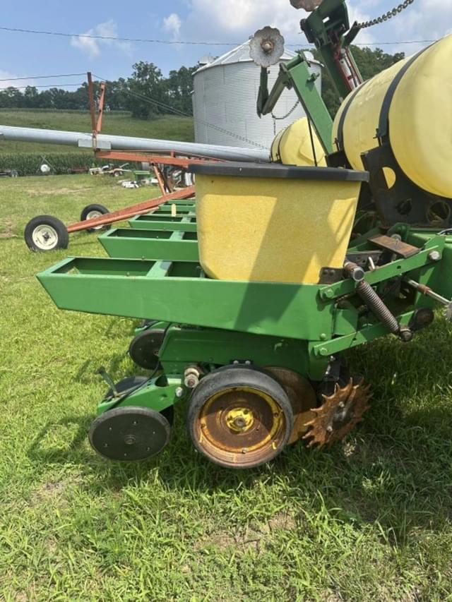 Image of John Deere 7000 equipment image 3