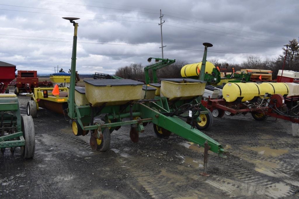 Main image John Deere 7000
