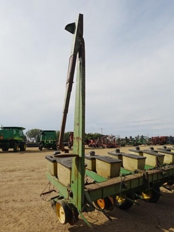 Image of John Deere 7000 equipment image 4