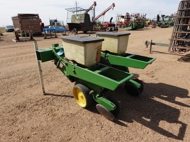 Image of John Deere 7000 equipment image 3